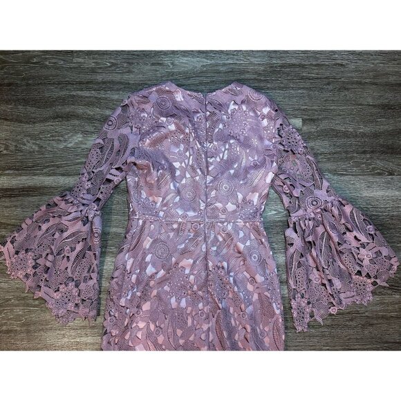 Rachel Parcell Windsor Dress in Mauve Berry Size Small Bell Sleeve Midi Lace - Picture 8 of 11
